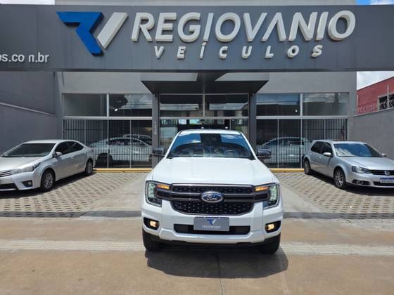 FORD RANGER 2.0 TURBO DIESEL CD BLACK 4X2 AUTOMÁTICO